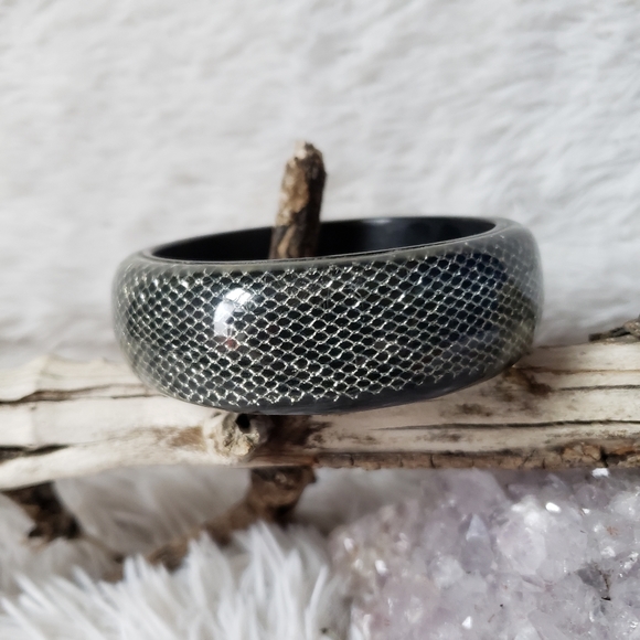 Black Silver Mesh in Clear Lucite Vintage Bangle - Picture 10 of 15